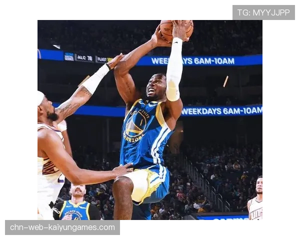 勇士出两大隐患，库里需要注意一点！想背靠背胜国王，三人成关键